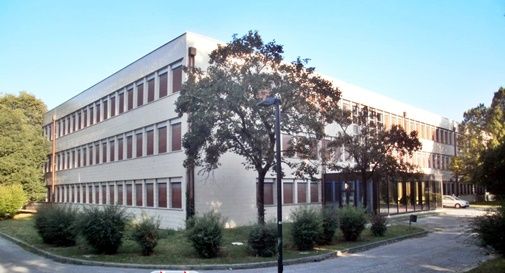 Scuole al padiglione L: Stefano ripensaci, chiedi il padiglione ovest